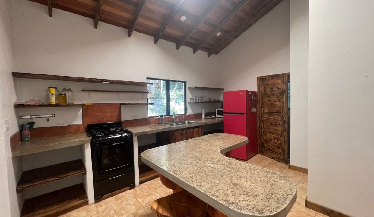 18-PR-H111-KITCHEN-03-scaled
