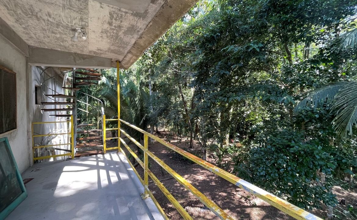 19-3-STORY-CONCRETE-HOUSE-APT.-TERRACE-02
