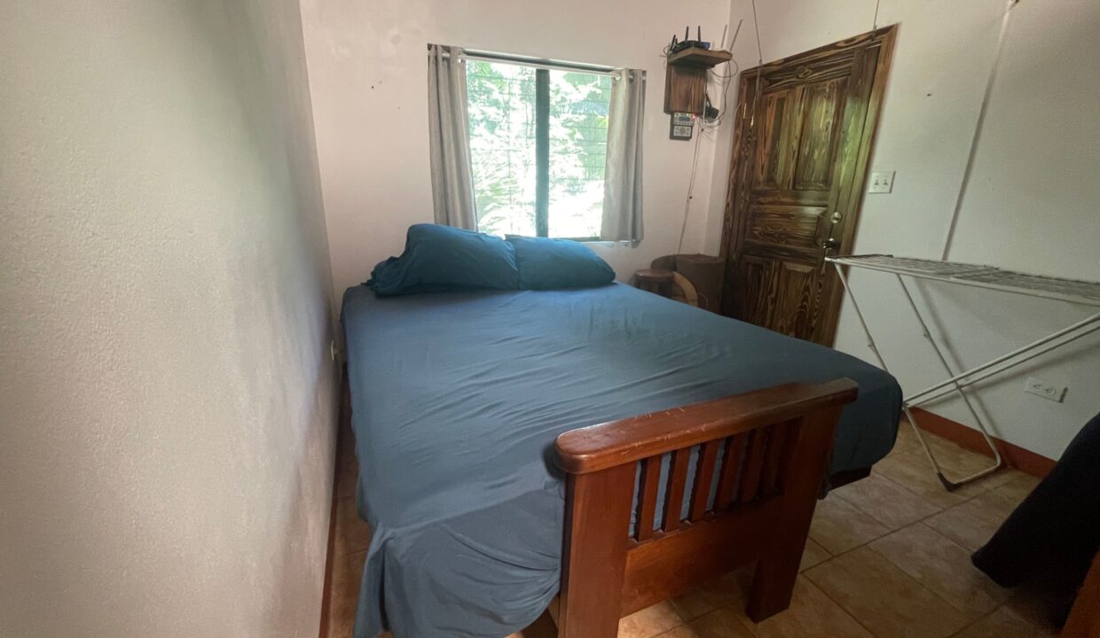 20-PR-H111-BARN-DOOR-BEDROOM-02-scaled