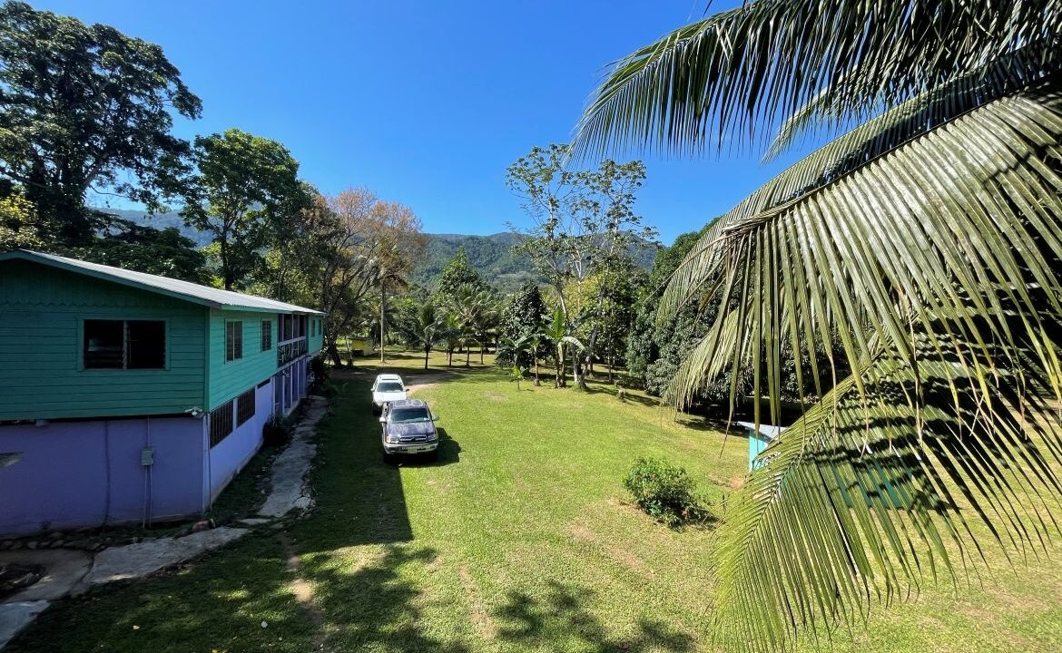 21-3-STORY-CONCRETE-HOUSE-APT.-VIEW-02
