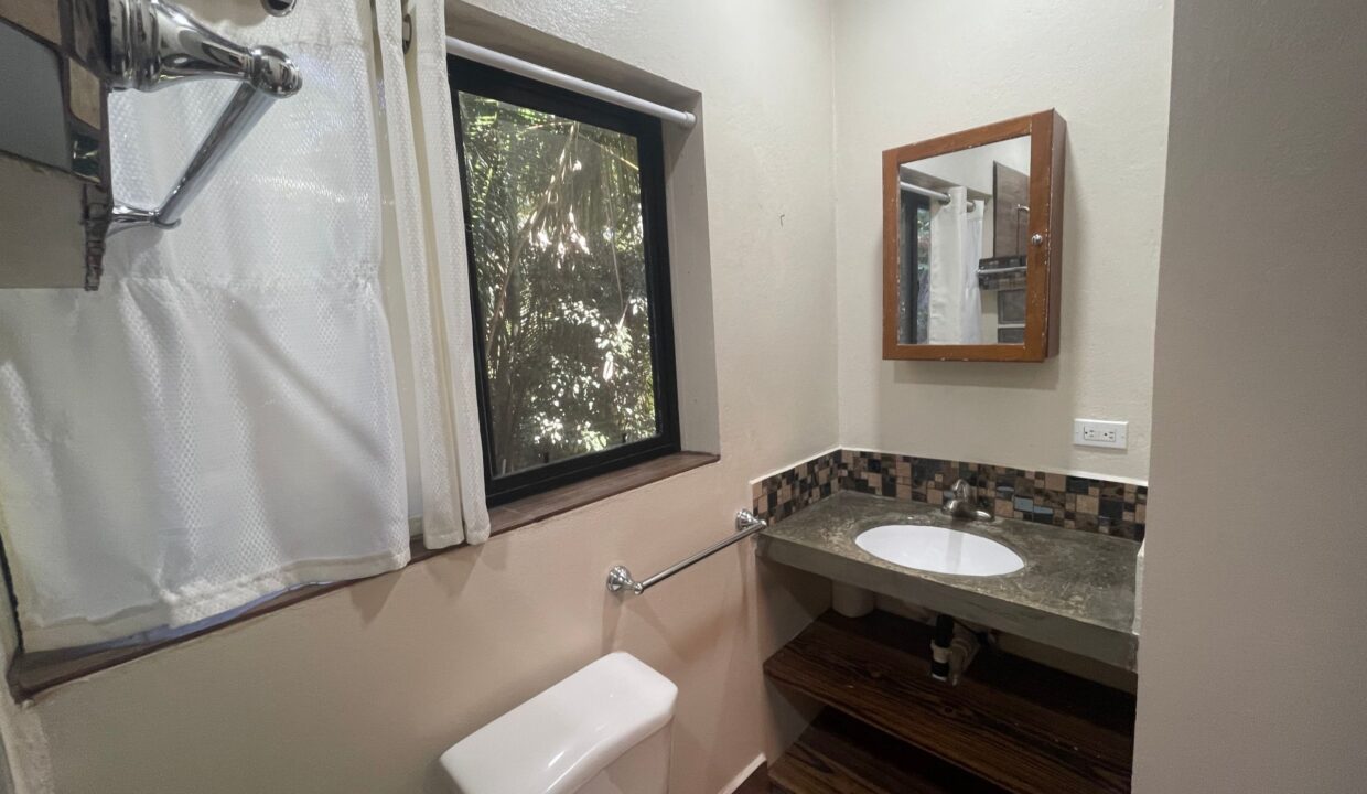26-PR-H111-BATHROOM-03-scaled