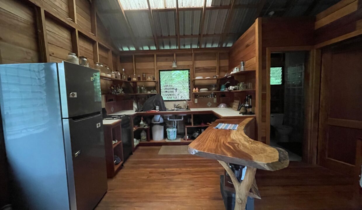 PR-H112-17-Kitchen-04-scaled
