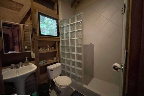 PR-H112-18-Bathroom-one-scaled