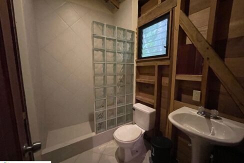 PR-H112-23-Bathroom-02-scaled