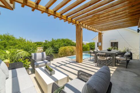 Tranquility-Canal-Patio-Deck