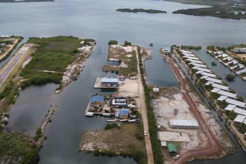 lot-4-near-the-lagoon-and-airport-800x0-c-center