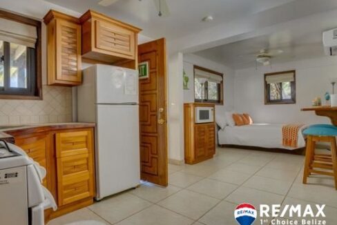 3356_BeachLevelKitchenetteand78GuestBed