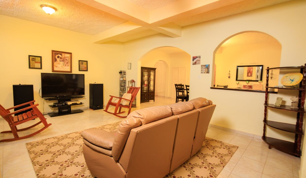 belize-lagoonfront-retreat-with-modern-home-progresso-min (1)