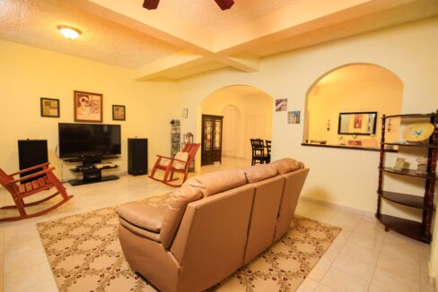 belize-lagoonfront-retreat-with-modern-home-progresso-min (1)