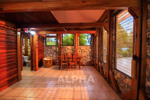 belize-lagoonfront-villa-for-canadian-millionaires (1)