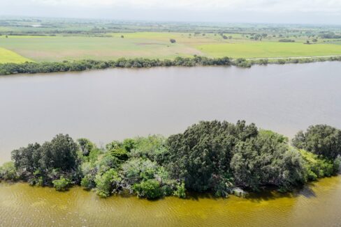 caribbean-waterfront-island-belize-real-estate-investment