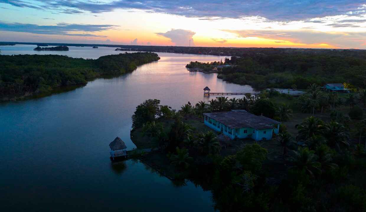 progresso-belize-lagoonfront-luxury-home-on-8.6-acres-min (1)