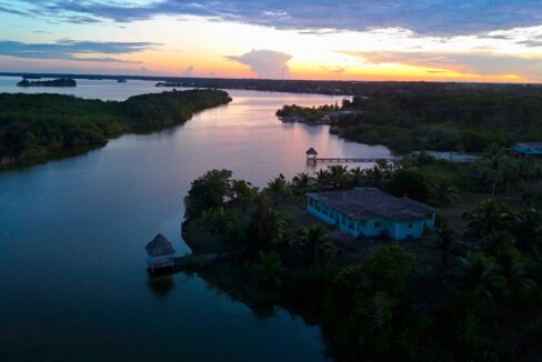 progresso-belize-lagoonfront-luxury-home-on-8.6-acres-min (1)