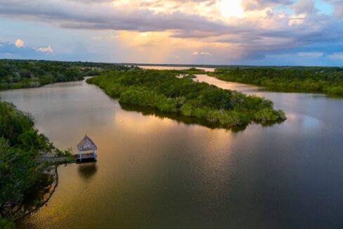 progresso-belize-waterfront-property-for-canadian-retirees-min (1)
