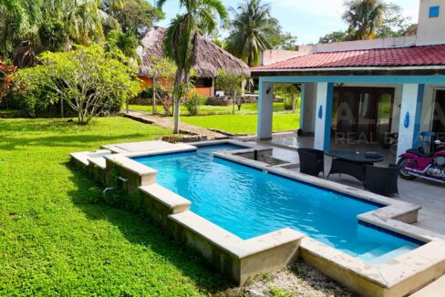 progresso-heights-belize-home-with-guest-cabana-and-pool