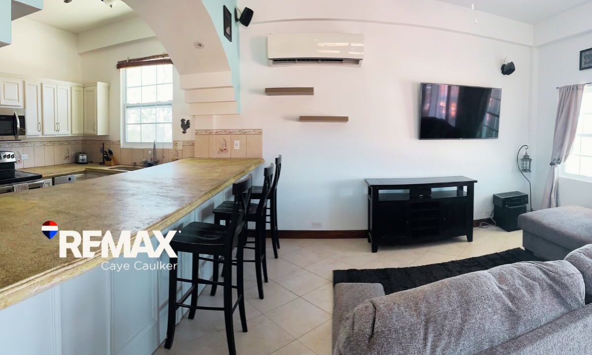 541-Living-and-Kitchen