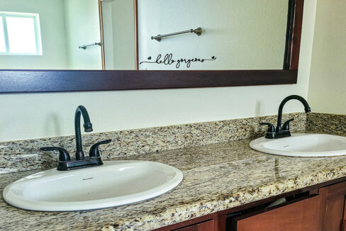 7-bathroom-vista-cove-home