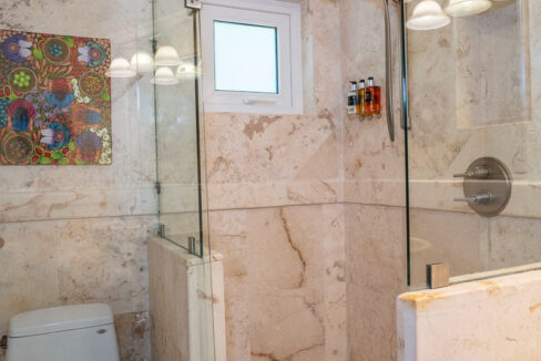 BCE-Villa-7-DSC01165-3rd-Bath_web
