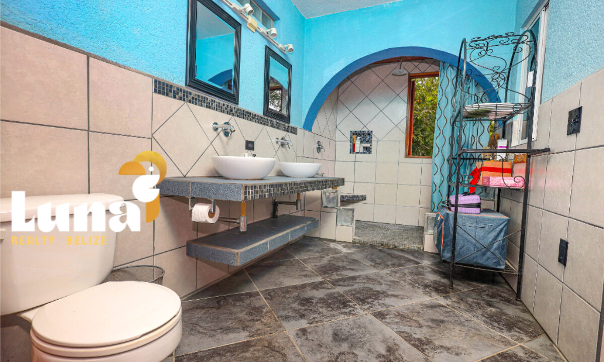 River-bend-bathroom-1