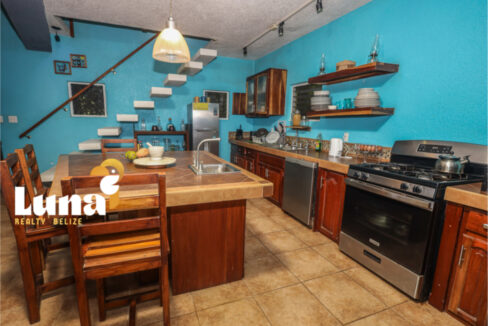 River-bend-kitchen