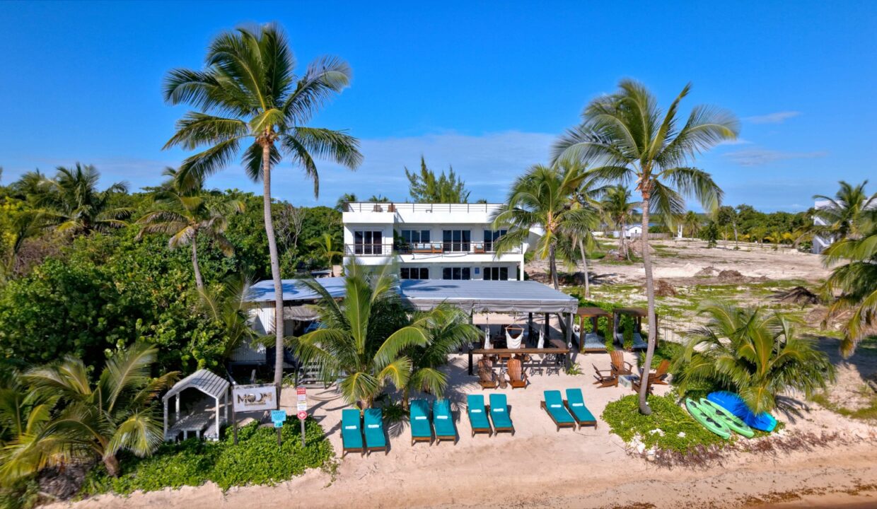 Mangata Villas – A Luxurious Adults-Only Beachfront Retreat with Moon Bar and Main House on Ambergris Caye, Belize