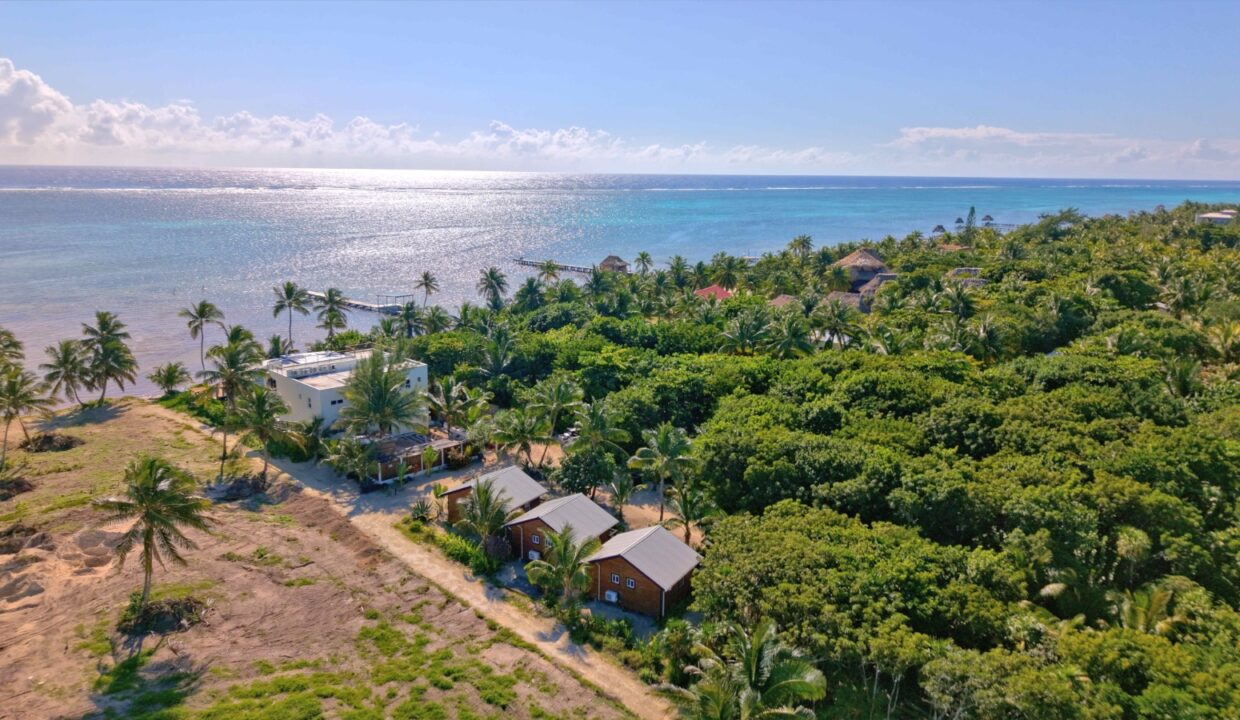Mangata Villas – A Luxurious Adults-Only Beachfront Retreat with Moon Bar and Main House on Ambergris Caye, Belize