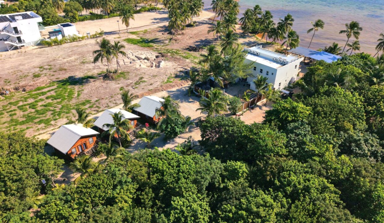 Mangata Villas – A Luxurious Adults-Only Beachfront Retreat with Moon Bar and Main House on Ambergris Caye, Belize