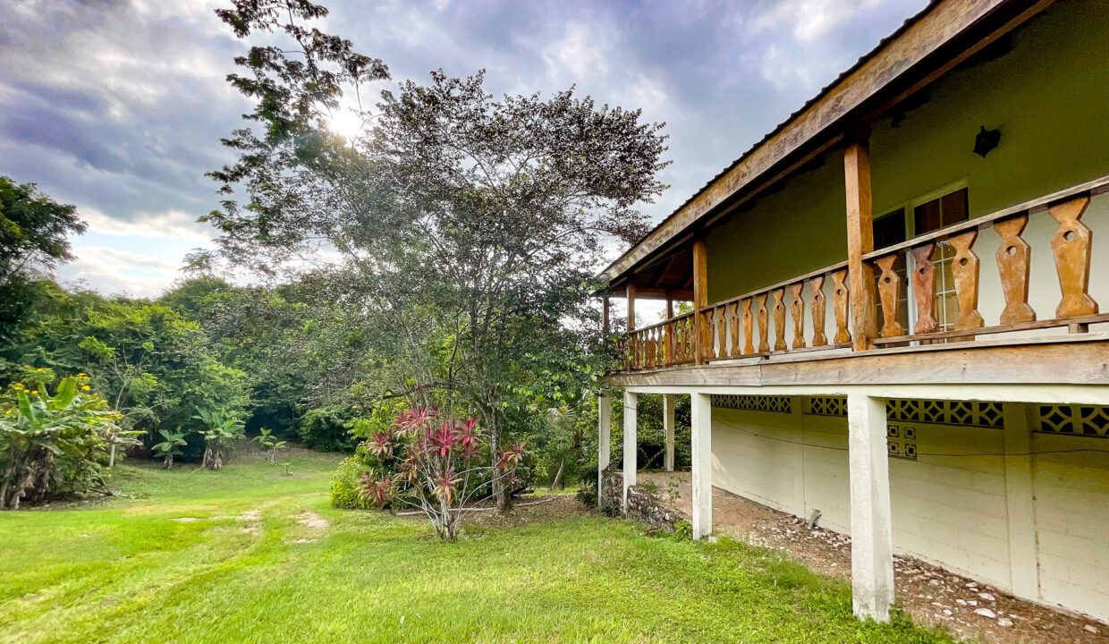 2120Acre20Mount20Hope20Retreat20Unitedville20Cayo20Belize2016