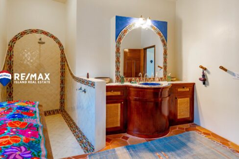 LA-PERLA-VILLA-EMERALD-RESIZED-WATERMARKED-10
