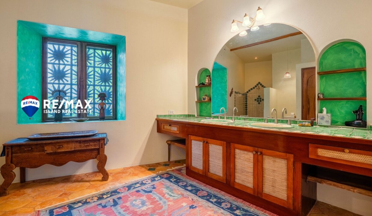 LA-PERLA-VILLA-EMERALD-RESIZED-WATERMARKED-16
