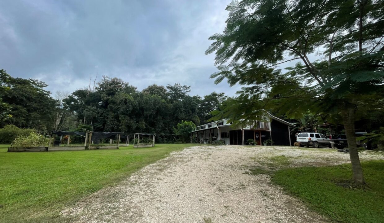 PR-F107-05-Main-house-yard
