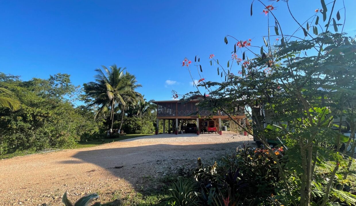 PR-F108-07-house-front-facade-1