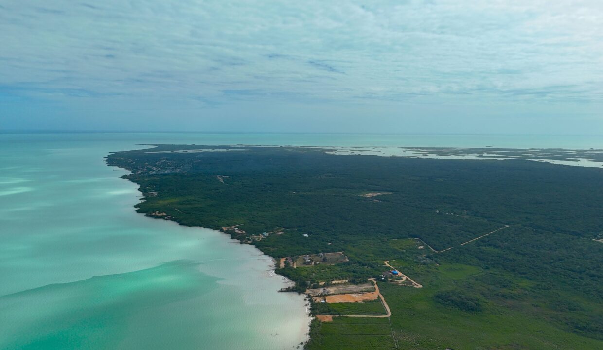 eco-conscious-seafront-living-belize