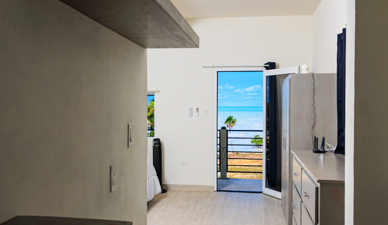 high-end-caribbean-home-living-area-belize