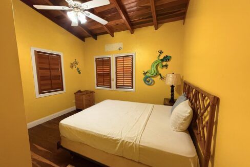 waterfront-canal-front-home-san-pedro-belize_11zon (1)
