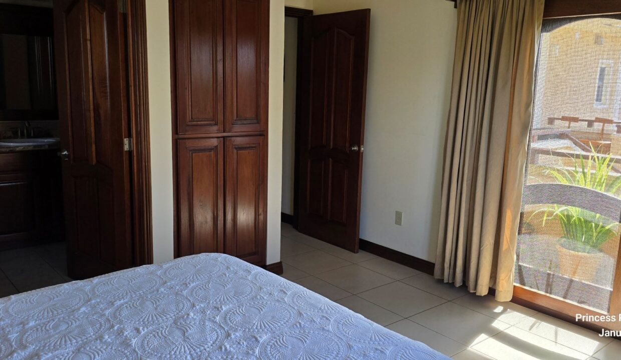 22-PR-C105-H3-Rose-Bedroom-03