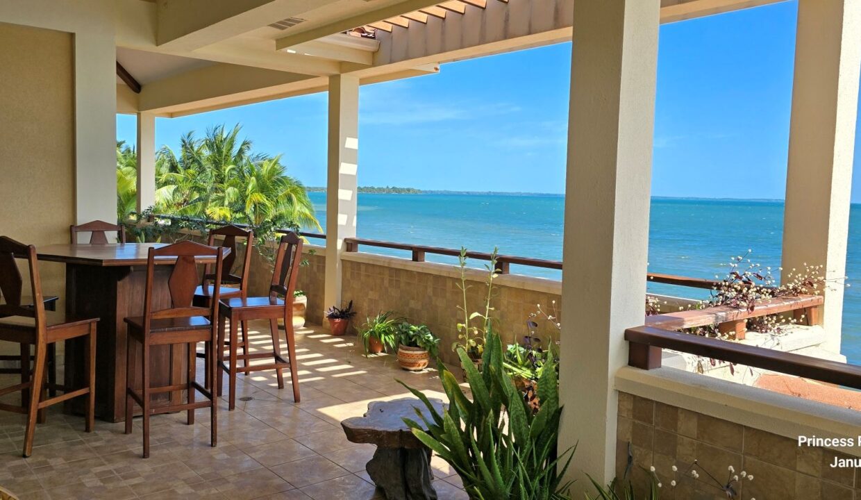 30-PR-C105-H3-Porch-Area-01