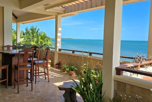 30-PR-C105-H3-Porch-Area-01