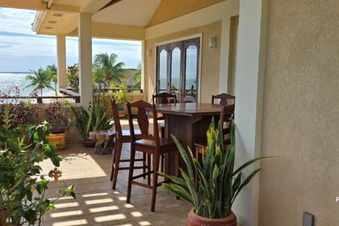 31-PR-C105-H3-Porch-Area-02