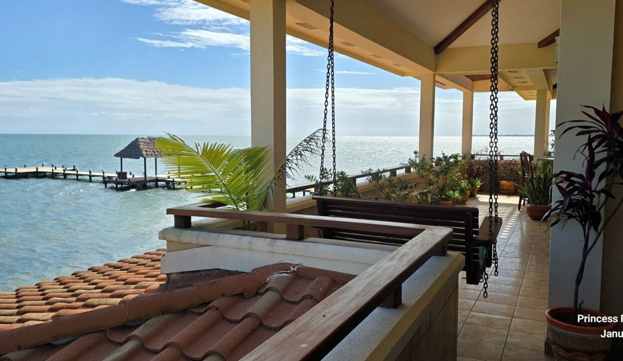 33-PR-C105-H3-Porch-Area-04