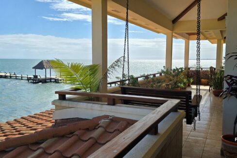 33-PR-C105-H3-Porch-Area-04