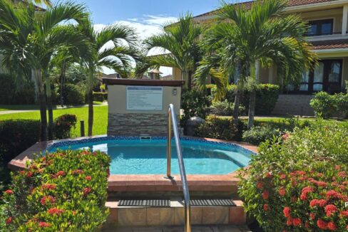 37-PR-C105-H3-Hot-Tub-Area-01