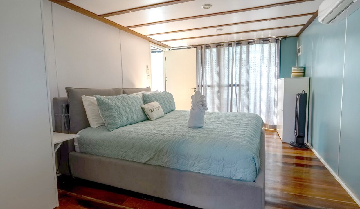Bedroom-1-King-2