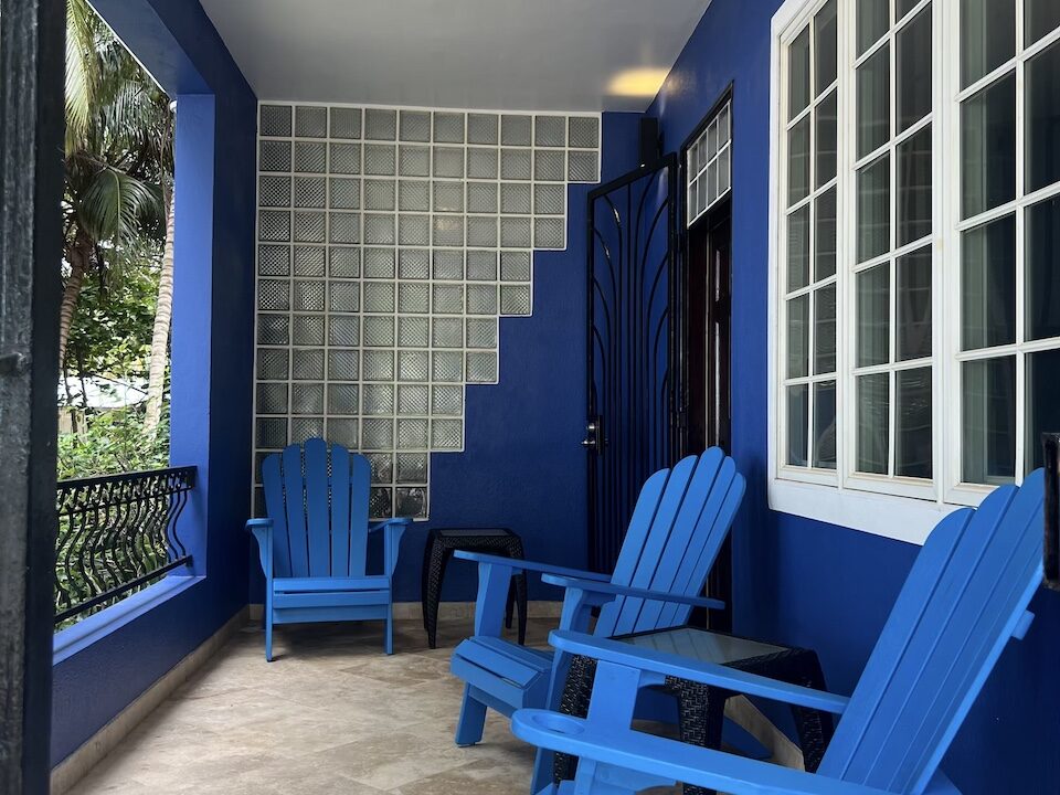 PC0018-outdoor-balcony-with-beach-and-sea-view