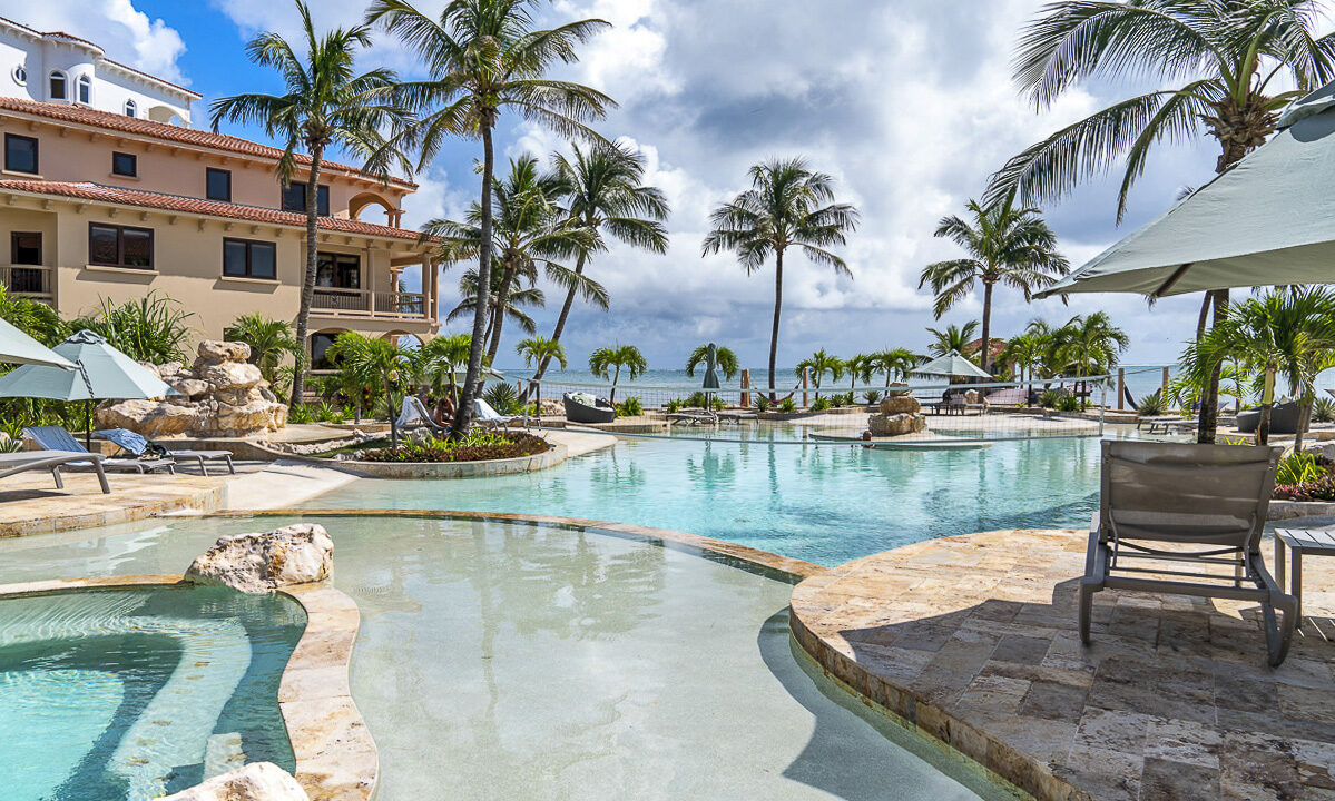 front-pool-and-sea-view-1-web