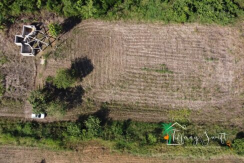 10001126138-belizeunfinishedhouse20_8