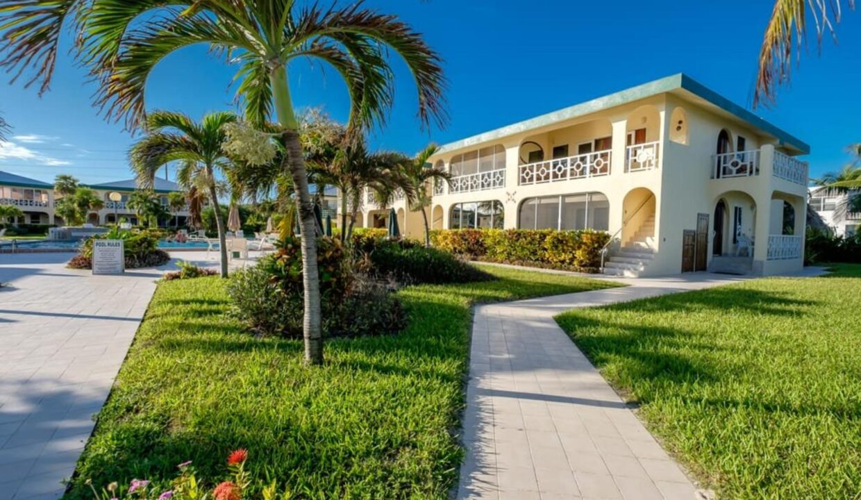 RoyalPalmVillas1C-9