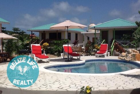 5 Vibrant Vacation Villas Pool