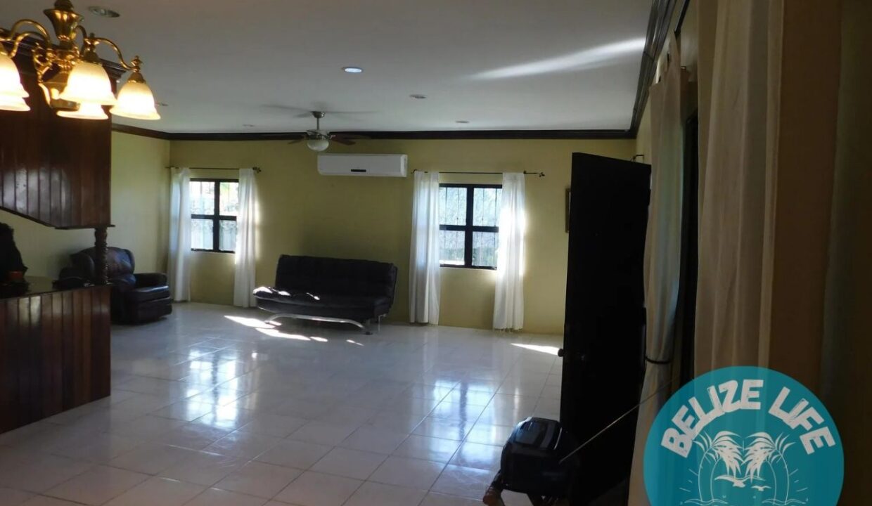 Dream House Oasis Biscayne Belize Living room