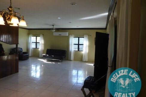 Dream House Oasis Biscayne Belize Living room